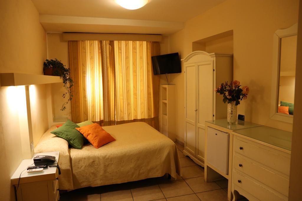Albergo Del Centro Storico Салерно Екстериор снимка