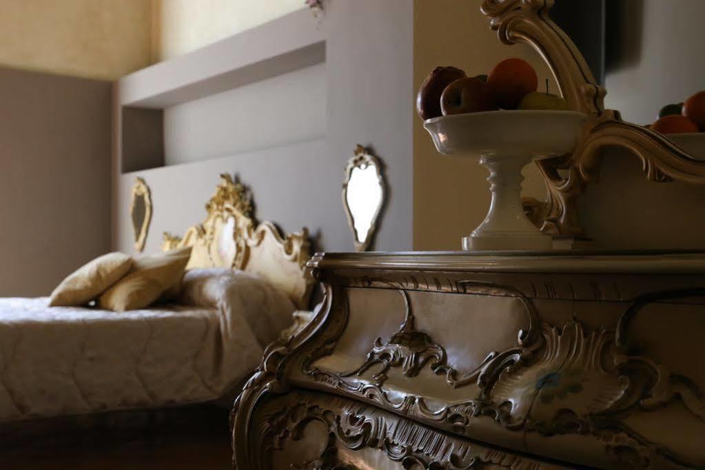 Albergo Del Centro Storico Салерно Екстериор снимка