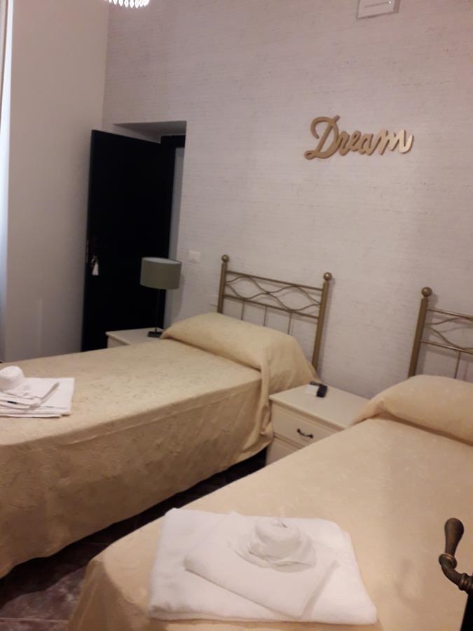 Albergo Del Centro Storico Салерно Екстериор снимка