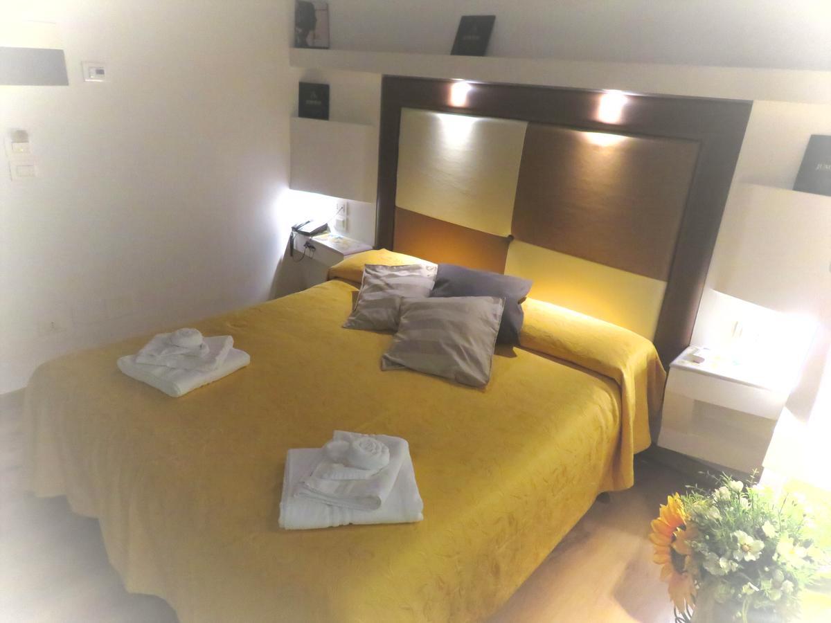 Albergo Del Centro Storico Салерно Екстериор снимка